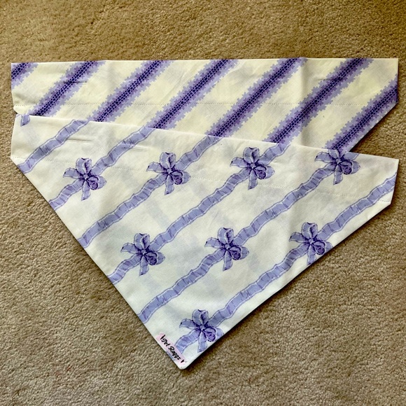 Designer self-lined bandana set. 2” casing to slide collar through. - Picture 2 of 4